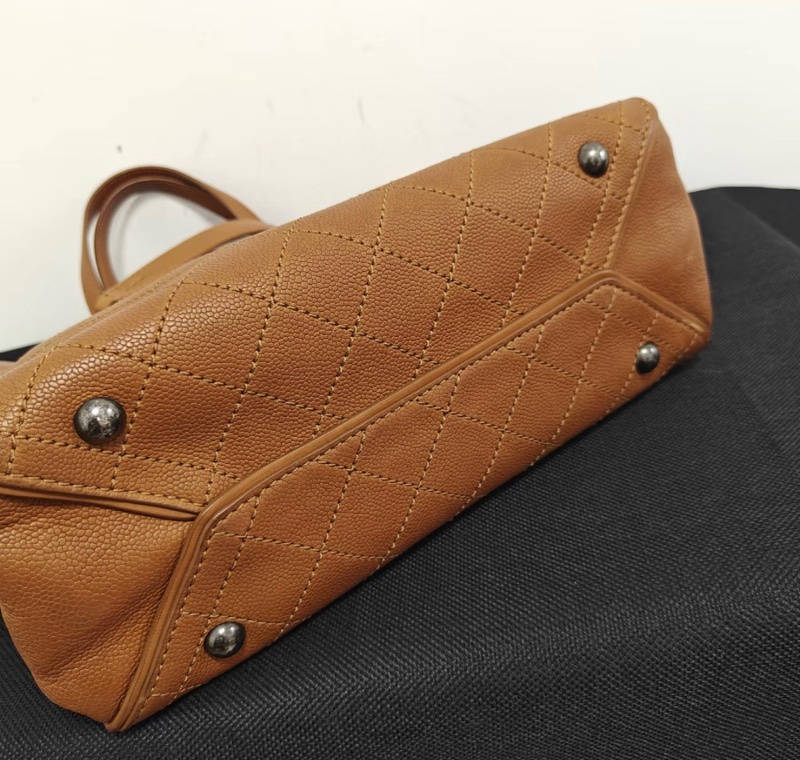 【97新 ✨ 全網最低價!】中古 chanel香奈兒 琺瑯扣托特包小號 棕色2 way手提包 單肩包(下單前先詢問庫存❗️)-4