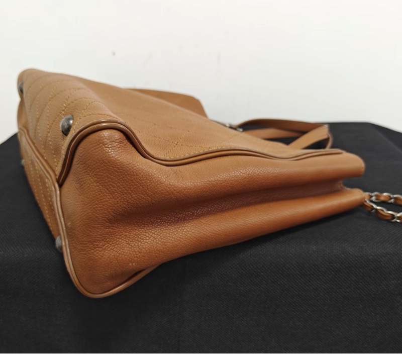 【97新 ✨ 全網最低價!】中古 chanel香奈兒 琺瑯扣托特包小號 棕色2 way手提包 單肩包(下單前先詢問庫存❗️)-6