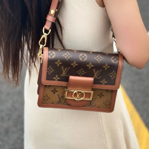專櫃斷貨王🔥99新😍Lv路易威登老花焦糖拼色小號達芙妮單肩手提包