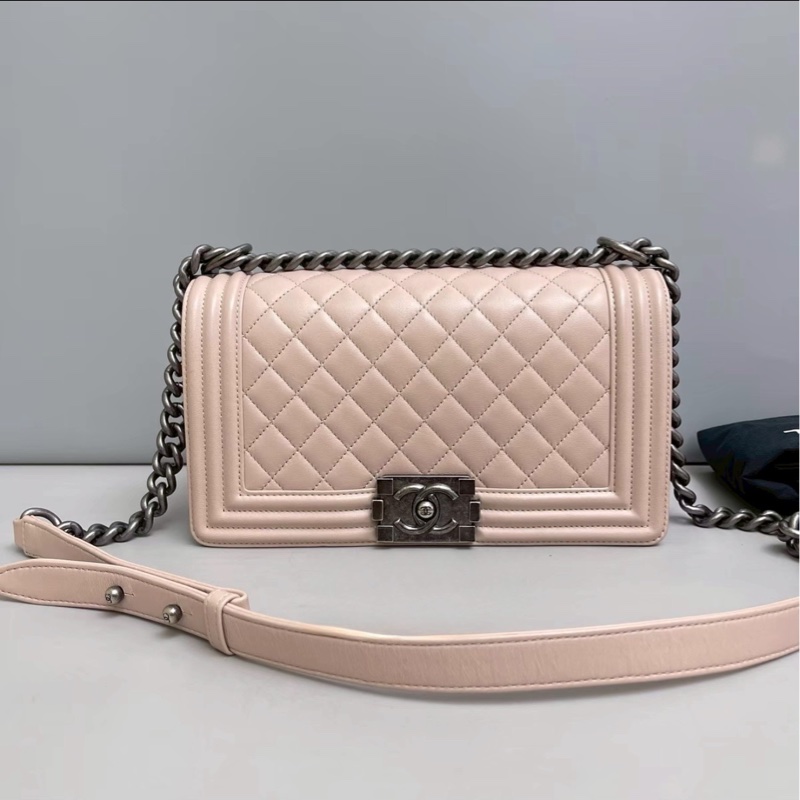 粉嫩少女感💕99新超稀有😍Chanel香奈兒藕粉色銀扣菱格紋牛皮中號leboy 單肩斜挎包-5