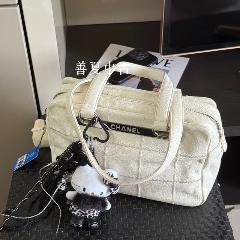 Chanel • 白色字母荔枝牛皮保齡球包-2