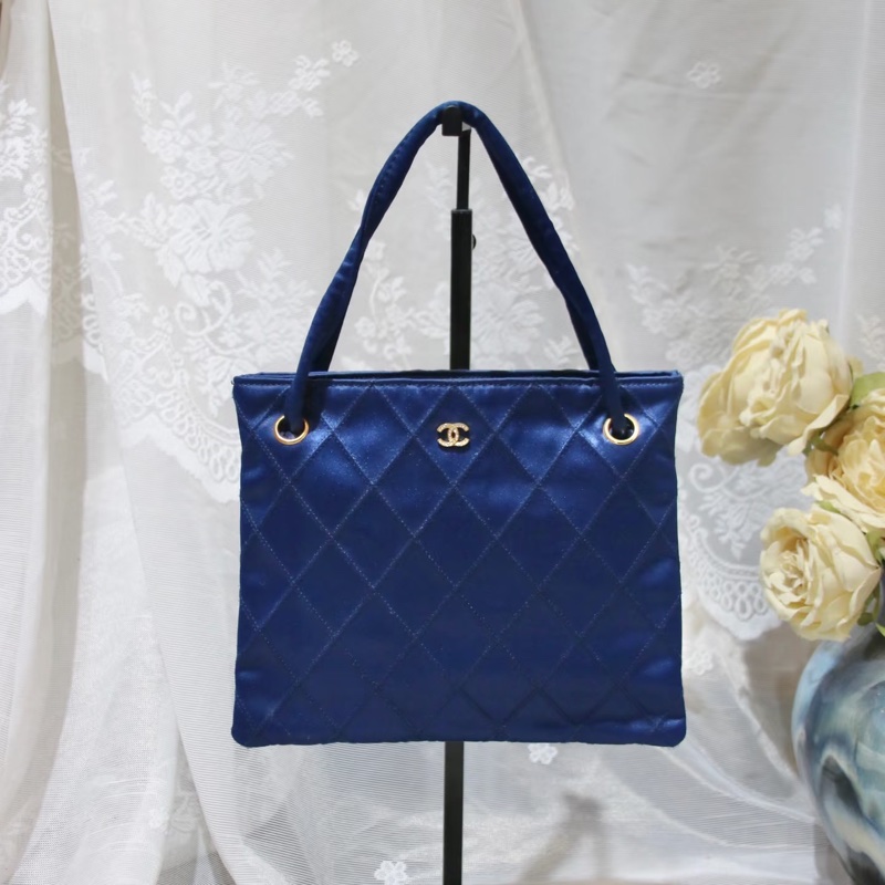 Chanel • 藍色緞面鑽釦晚宴包-0