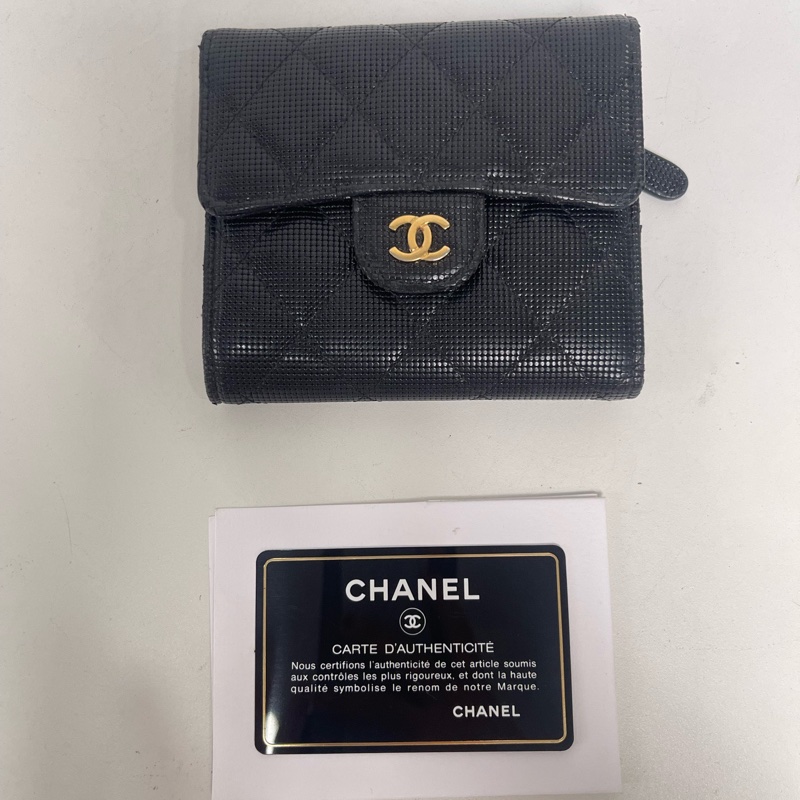 Chanel • 稀有黑金荔枝牛皮三折短夾-1