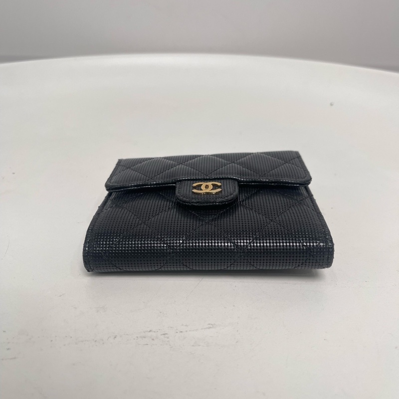 Chanel • 稀有黑金荔枝牛皮三折短夾-5
