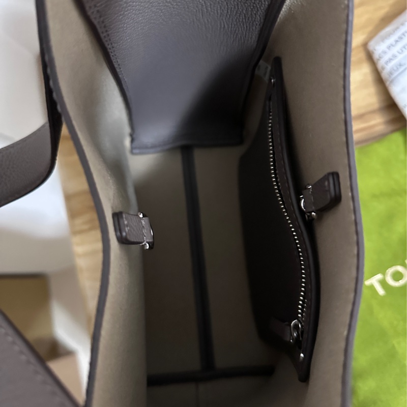 TORY BURCH ROMY HOBO小型肩背包-6