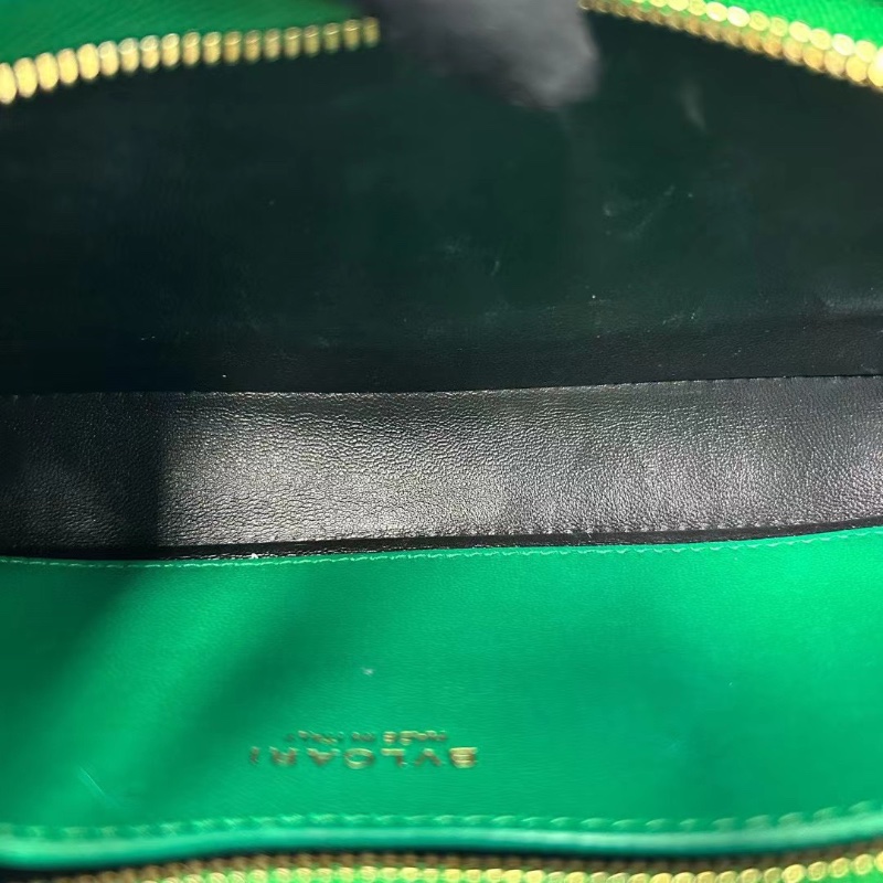 Bvlgari 鮮綠色小牛皮腋下包27.5 × 18 × 4.5  98新配件塵袋-2