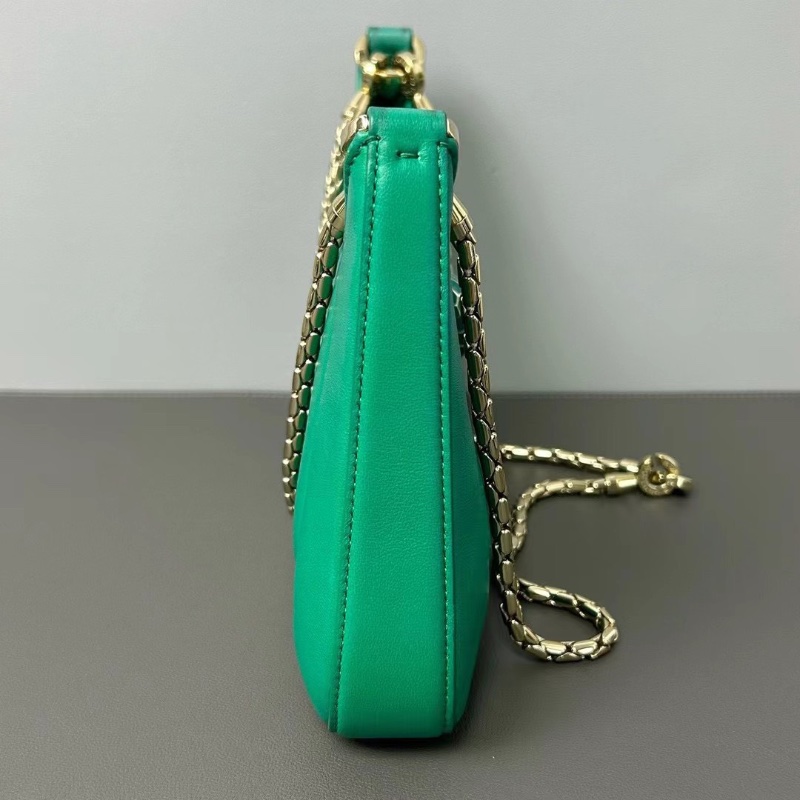 Bvlgari 鮮綠色小牛皮腋下包27.5 × 18 × 4.5  98新配件塵袋-5