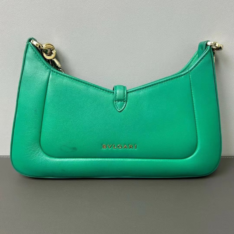 Bvlgari 鮮綠色小牛皮腋下包27.5 × 18 × 4.5  98新配件塵袋-9