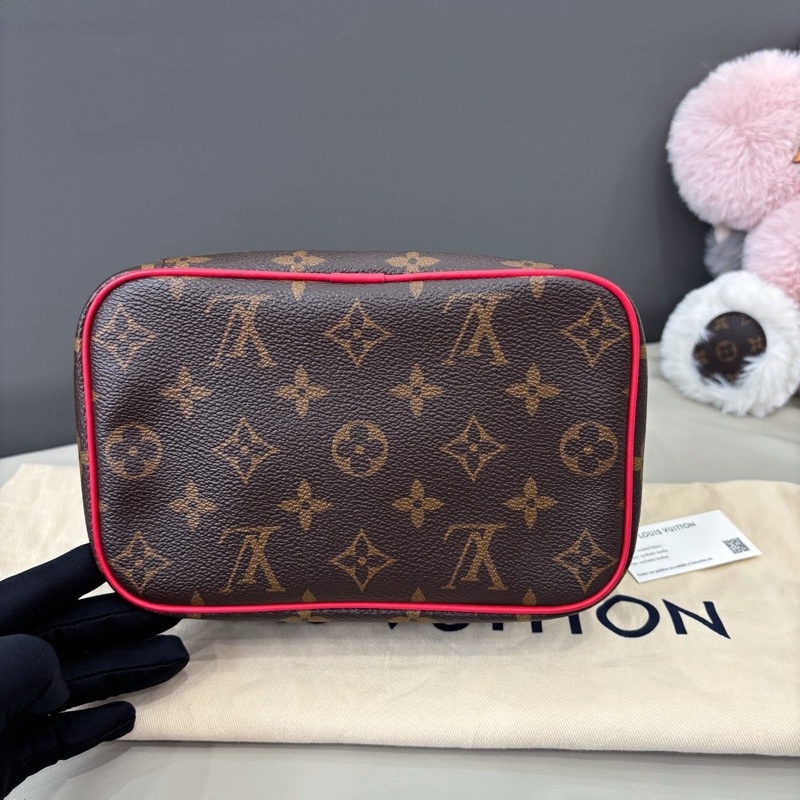 閒置新LV 老花nice化妝包-5