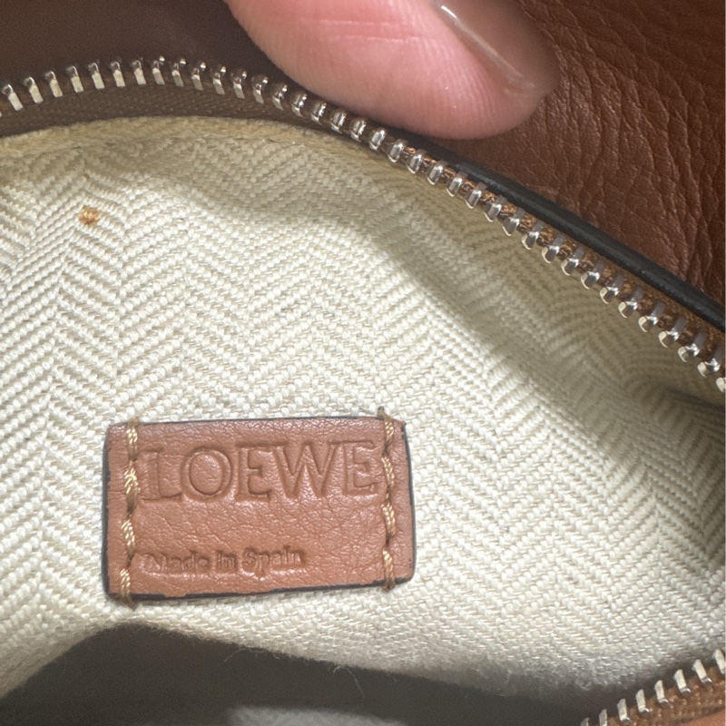 Loewepuzzlemini羅威包包焦糖色手拿包斜背包 手提包-6