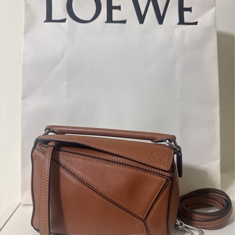 Loewepuzzlemini羅威包包焦糖色手拿包斜背包 手提包-9