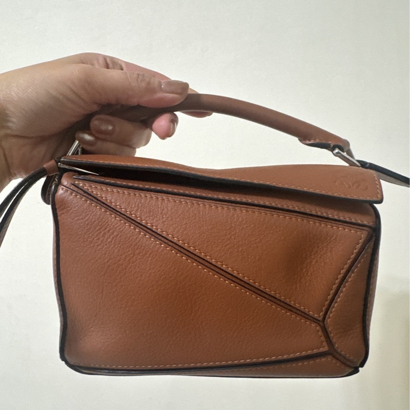 Loewepuzzlemini羅威包包焦糖色手拿包斜背包 手提包-10