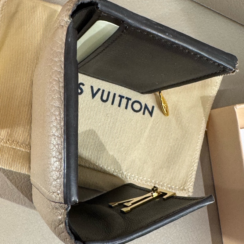 LV Capucines XS 零錢短夾|卵石灰|台灣專櫃購入|全套配件|適配各種小廢包-2