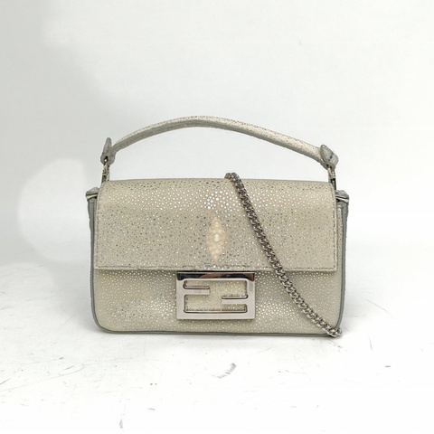 FENDI Baguette法棍包Mini幻彩色珍珠魚皮銀色