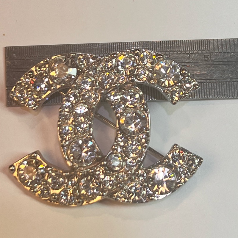 Chanel 大款胸針-2