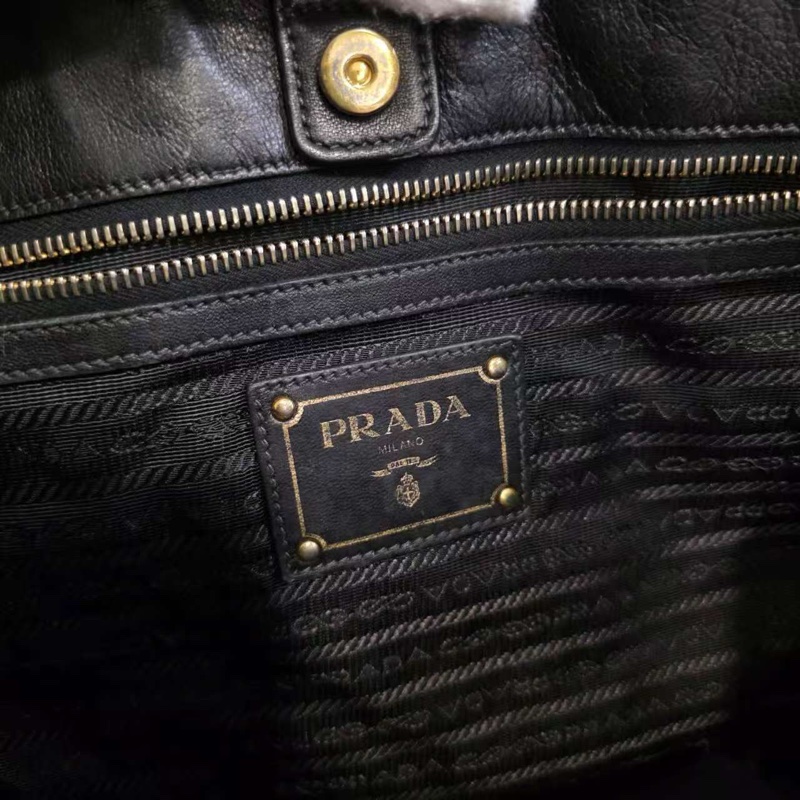 Prada 降落傘布面手提包-13
