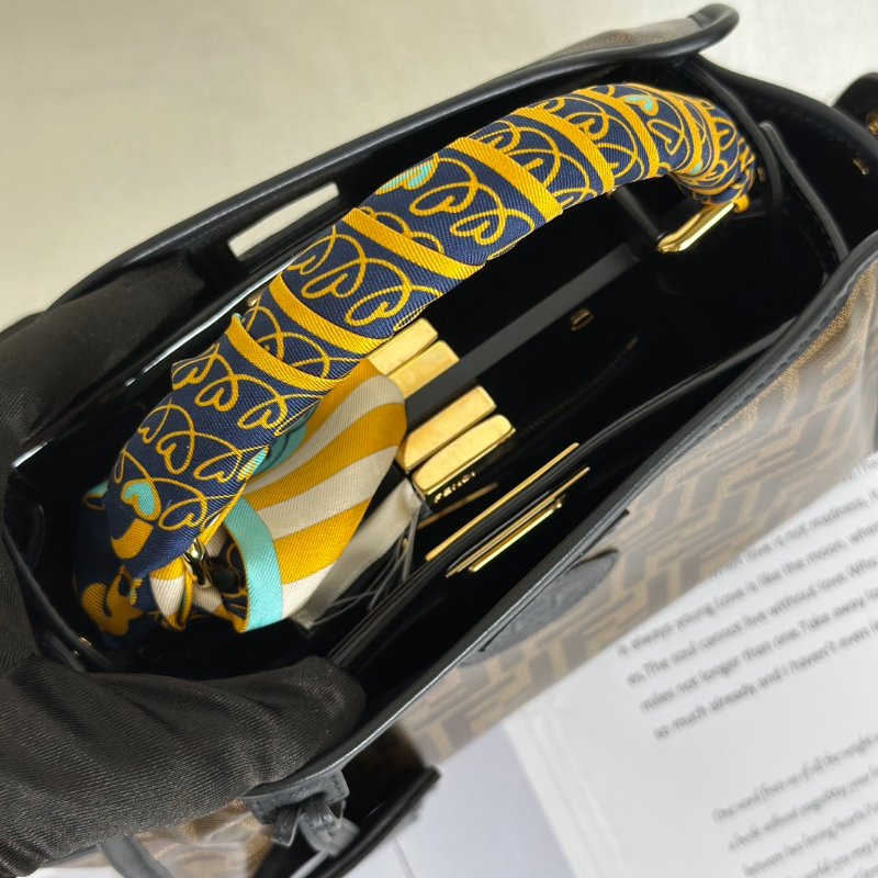 FENDI Peekaboo defender手提包 - mini-6