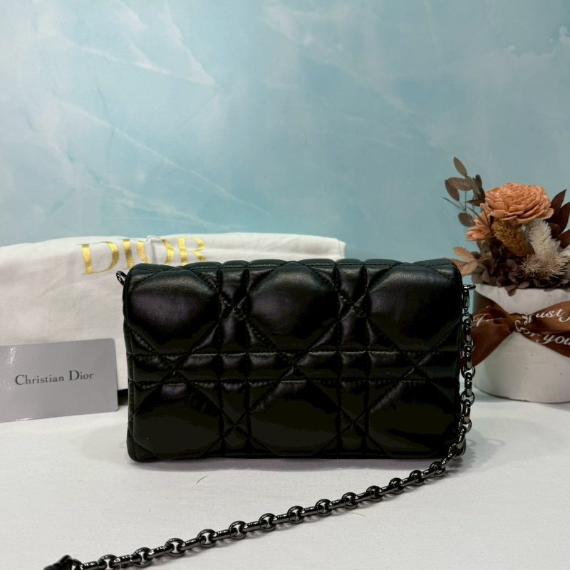 DIOR 全新CARO藤格紋迷你鏈帶包-1