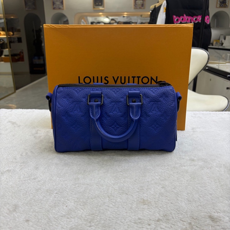 Louis Vuitton • Keepall Bandoulière 25 電光藍全皮壓紋-3