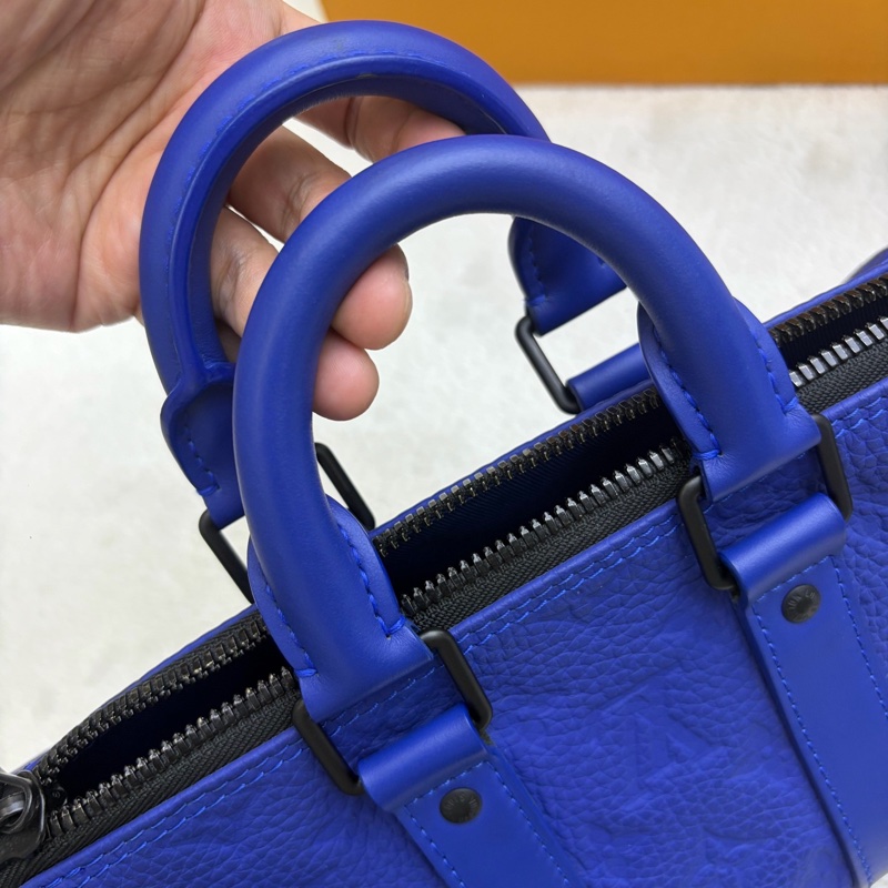 Louis Vuitton • Keepall Bandoulière 25 電光藍全皮壓紋-16