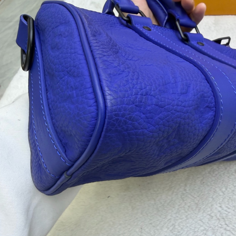 Louis Vuitton • Keepall Bandoulière 25 電光藍全皮壓紋-18