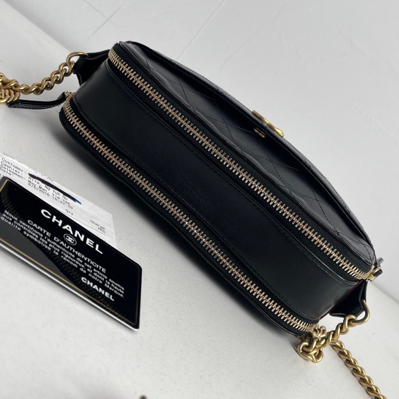 【近新閒置品】Chanel香奈兒26開黑金嬉皮徽章雙層斜挎鏈條相機包-8