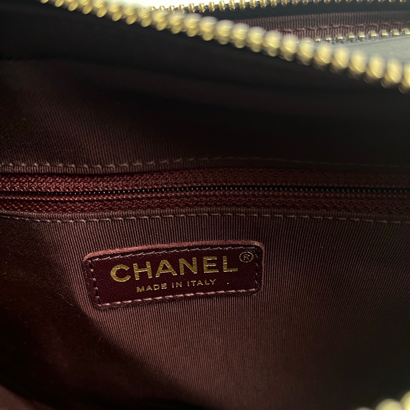 【近新閒置品】Chanel香奈兒26開黑金嬉皮徽章雙層斜挎鏈條相機包-12