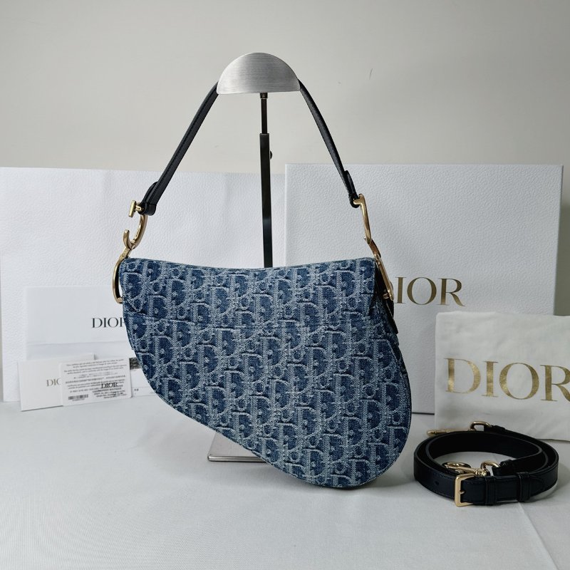 DIOR 全新Oblique緹花刺繡單寧馬鞍包-1