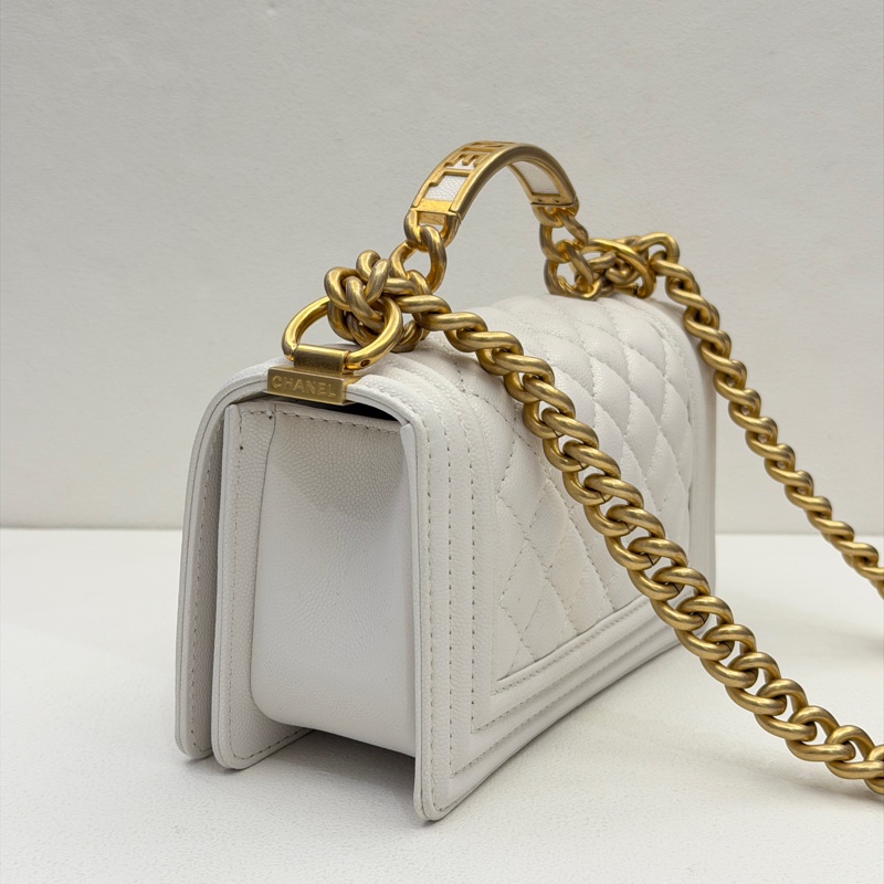 Chanel 白荔枝皮金色logo手把包-1