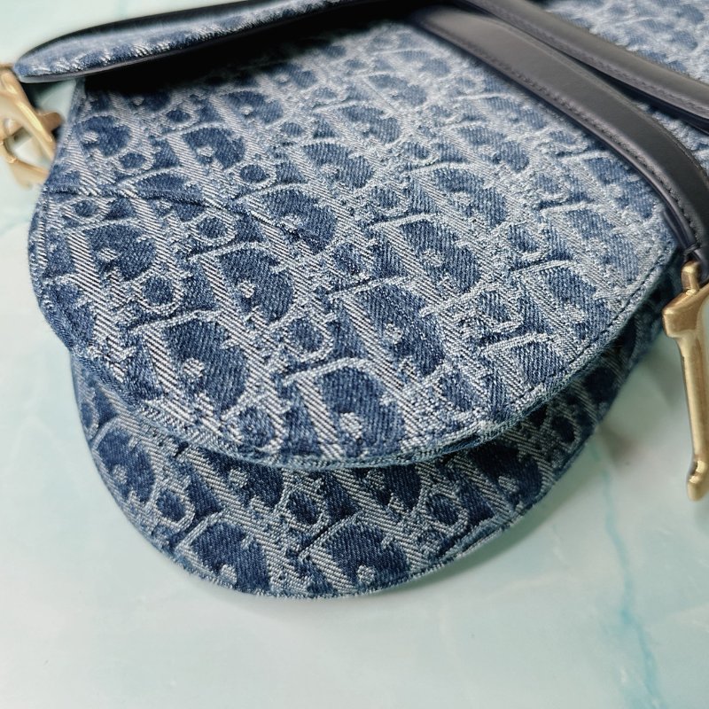 DIOR 全新Oblique刺繡單寧馬鞍包-8