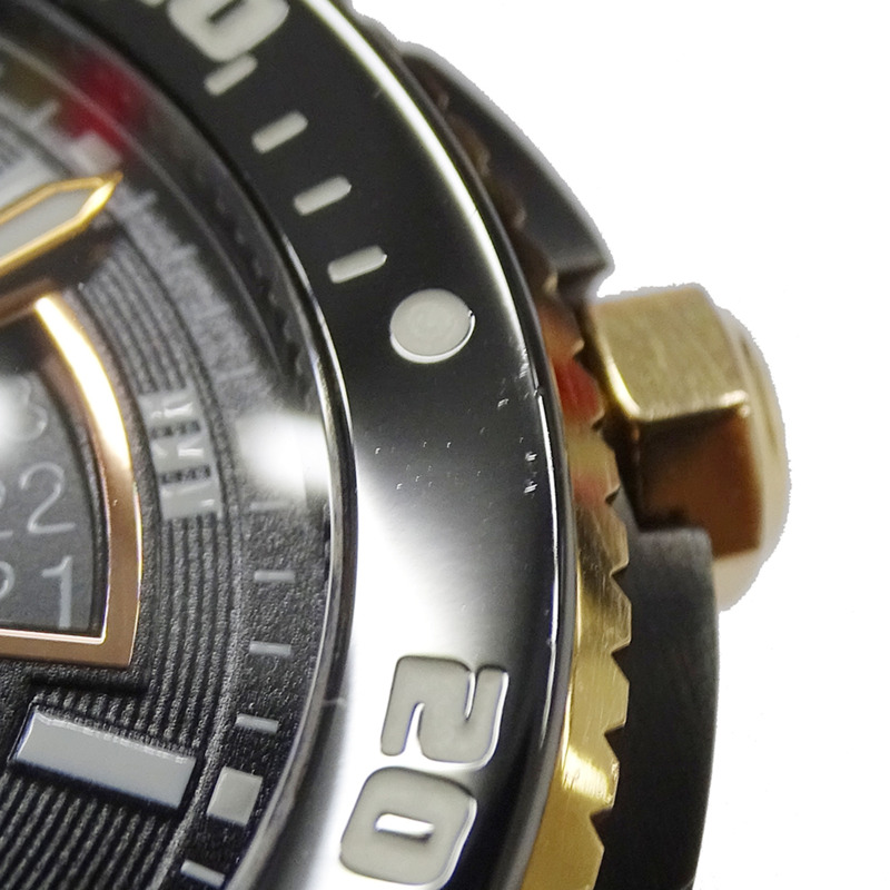 卡地亞 Calibre Diver 男士腕錶，碳纖維錶殼，日期顯示，自動上鍊，型號 AT W2CA0004，橡膠錶帶，PG 材質，玫瑰金錶殼，黑色錶盤-11