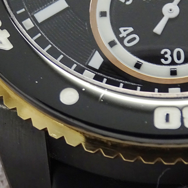 卡地亞 Calibre Diver 男士腕錶，碳纖維錶殼，日期顯示，自動上鍊，型號 AT W2CA0004，橡膠錶帶，PG 材質，玫瑰金錶殼，黑色錶盤-12