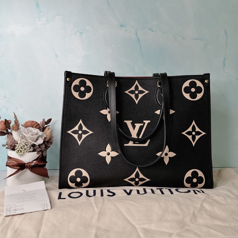 LV OnTheGo MM壓紋托特包-1