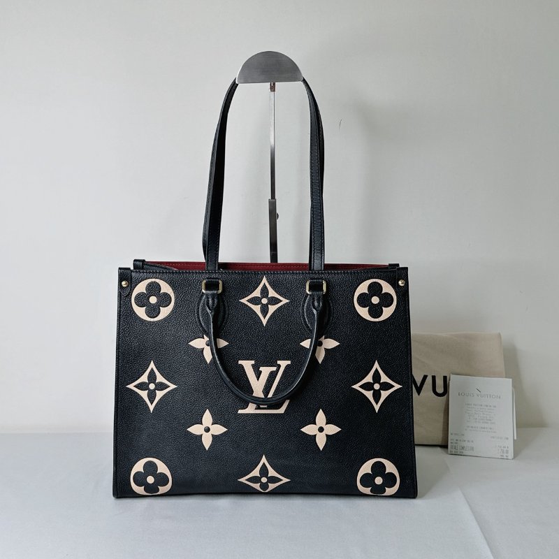LV OnTheGo MM雙色壓紋托特包-1