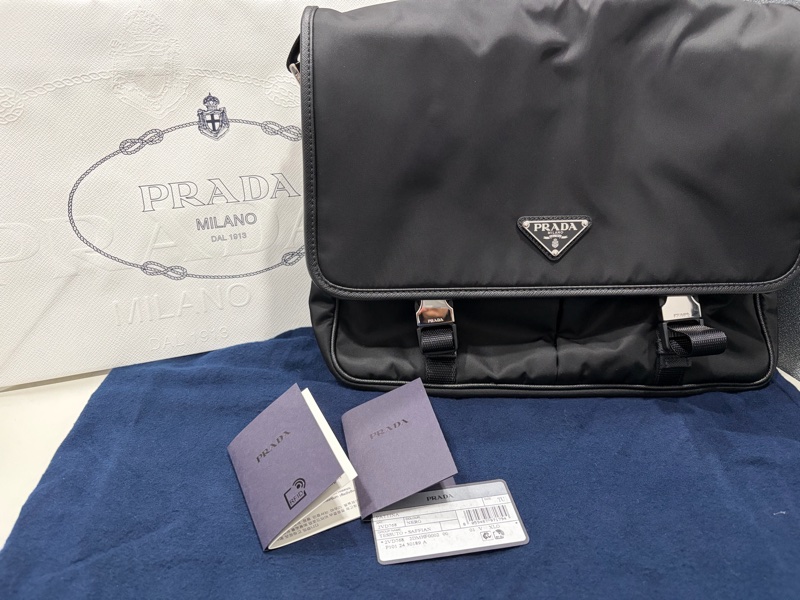 PRADA 2VD768尼龍肩背包 只背過一次-1