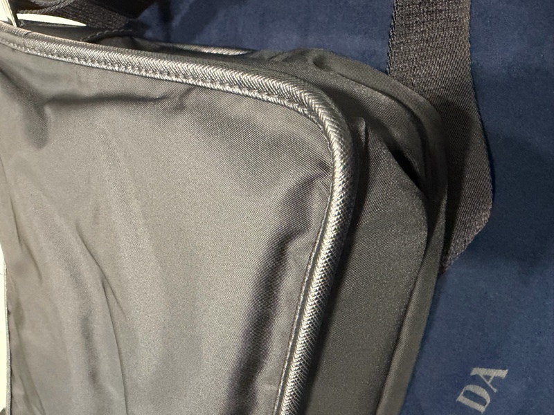 PRADA 2VD768尼龍肩背包 只背過一次-9