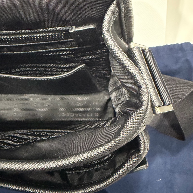 PRADA 2VD768尼龍肩背包 只背過一次-12