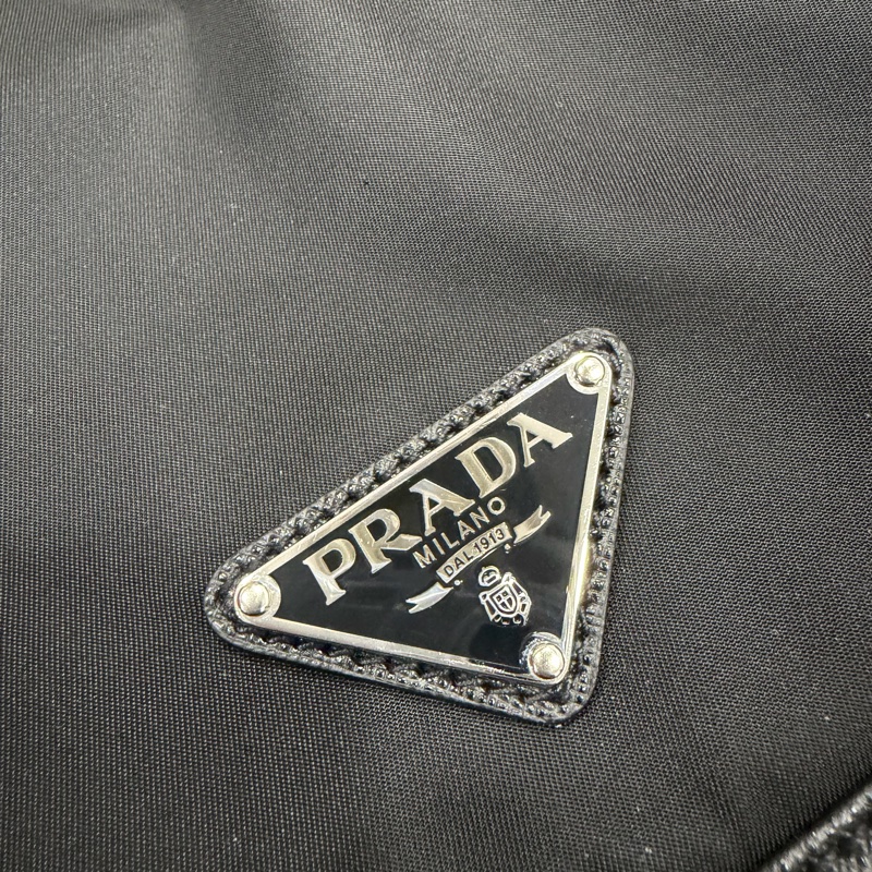 PRADA 2VD768尼龍肩背包 只背過一次-15
