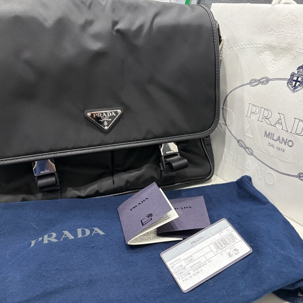PRADA 2VD768尼龍肩背包 只背過一次-21