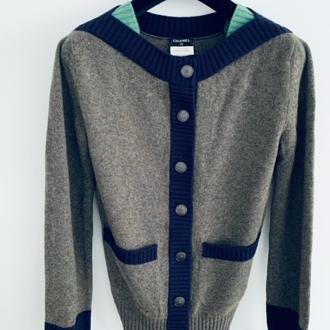 Chanel 三色 (灰色/海軍藍/Malachite 綠) 經典二口袋 cashmere開襟衫-0