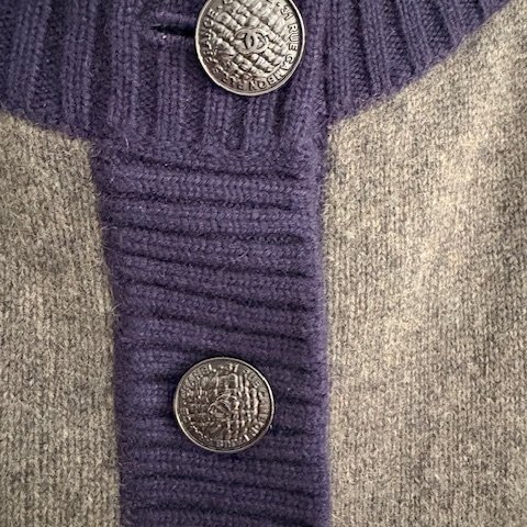 Chanel 三色 (灰色/海軍藍/Malachite 綠) 經典二口袋 cashmere開襟衫-6