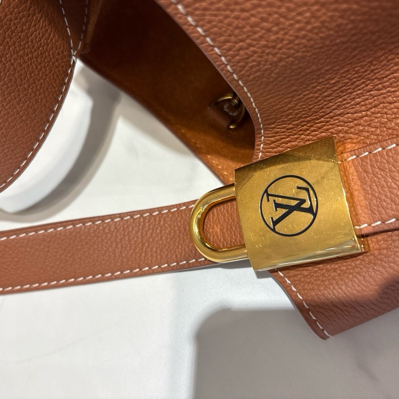 LV M5354 棕全皮鎖頭Hobo-16