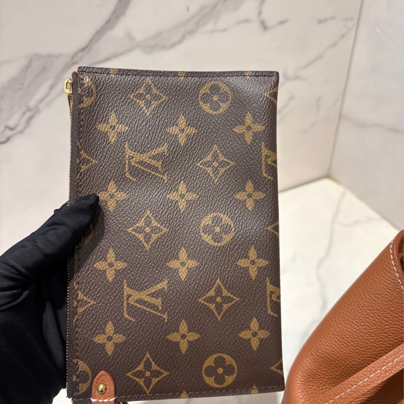 LV M5354 棕全皮鎖頭Hobo-17