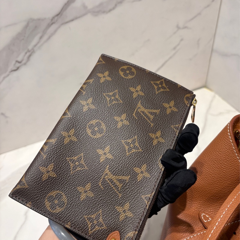 LV M5354 棕全皮鎖頭Hobo-19