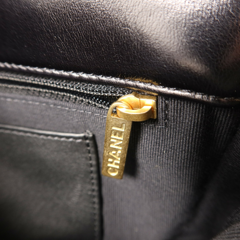 CHANEL 牛皮皮革Chain Shoulder金扣鏈帶肩背袋-10