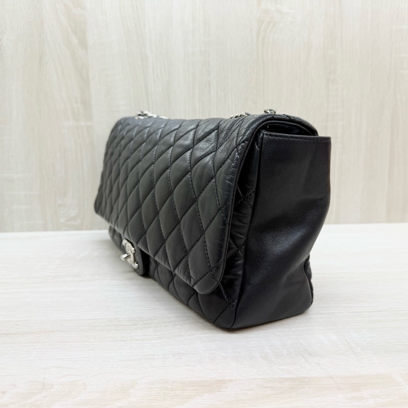 CHANEL黑色菱格紋羊皮銀釦下蓋雨衣兩用鏈包A48556-4