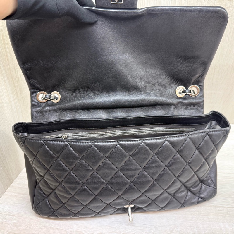 CHANEL黑色菱格紋羊皮銀釦下蓋雨衣兩用鏈包A48556-9
