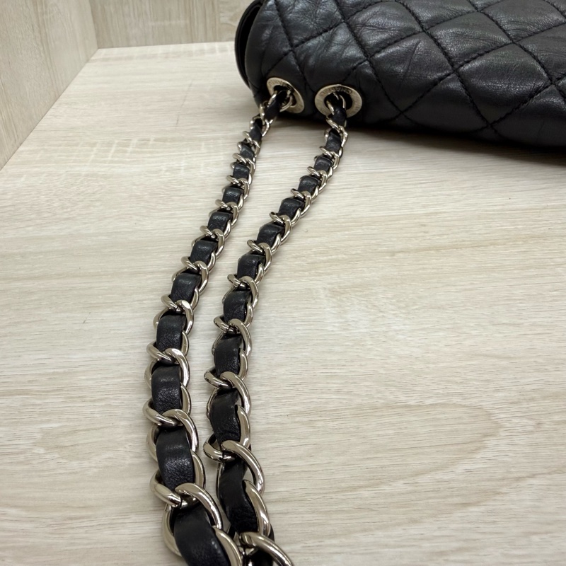 CHANEL黑色菱格紋羊皮銀釦下蓋雨衣兩用鏈包A48556-12