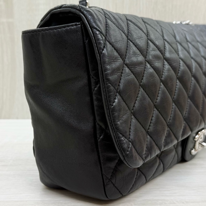 CHANEL黑色菱格紋羊皮銀釦下蓋雨衣兩用鏈包A48556-20