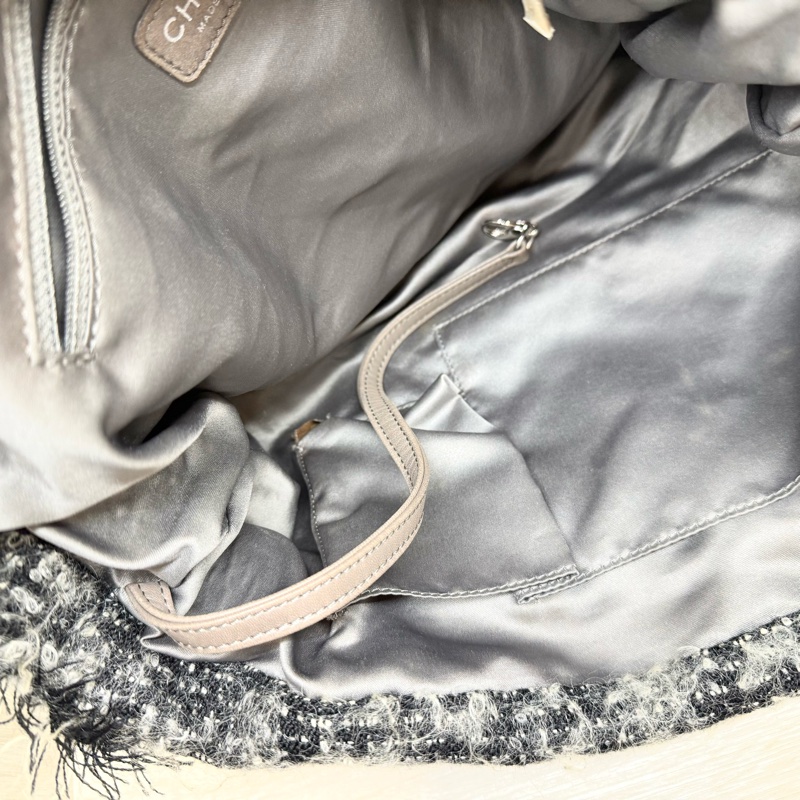 CHANEL炭灰色羊皮拚毛呢大雙銀釦雙耳福袋肩背包A49559-20